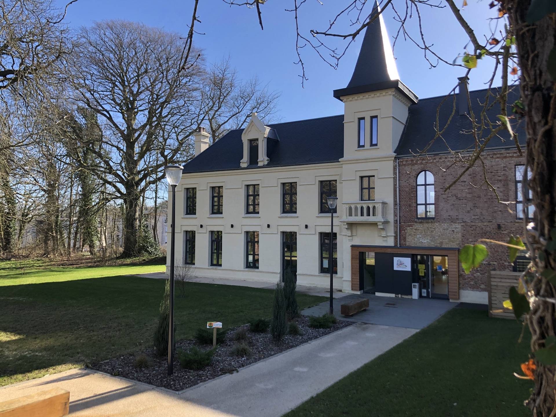 IODA Architectes - Réhabilitation du Château de la Tour en médiathèque