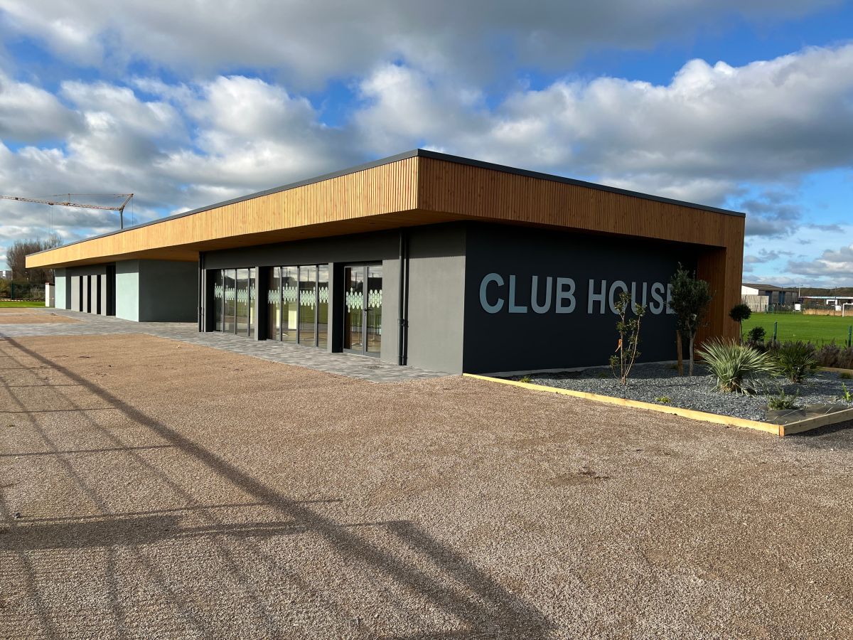 Tribunes et Vestiaires Foot pour l'US Blériot-Plage