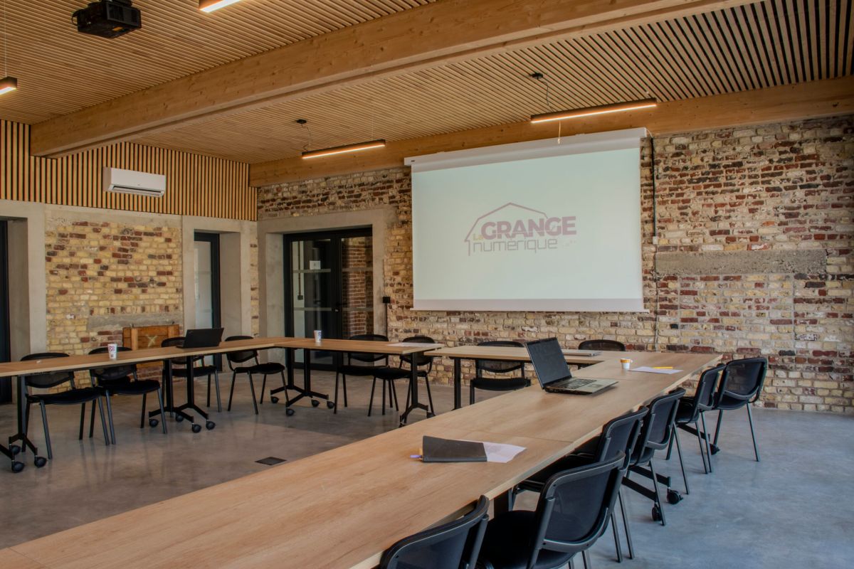 Une Grange Numérique à GUINES